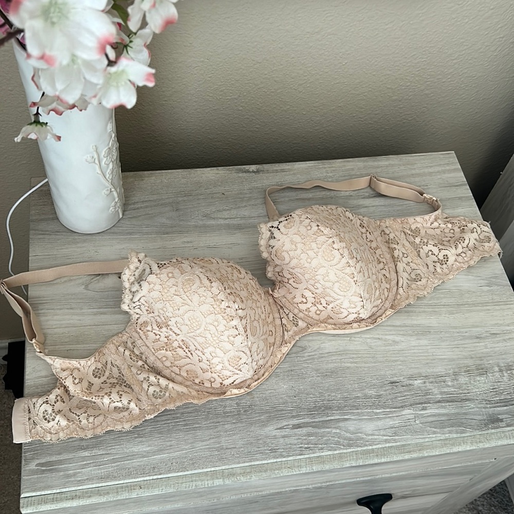 Victorias Secret beige lace bra
